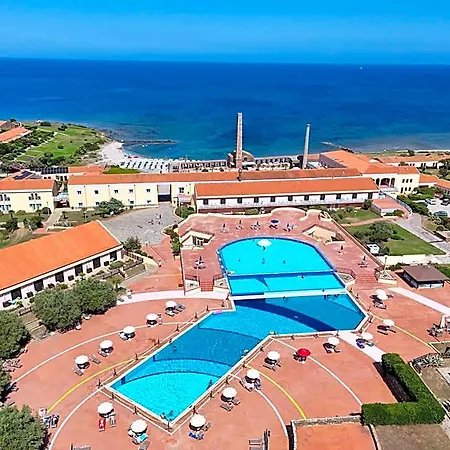 Le Tonnare Di - 4*